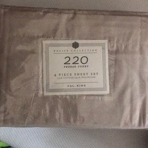 Brand New Cal King 4 Piece Sheet Set